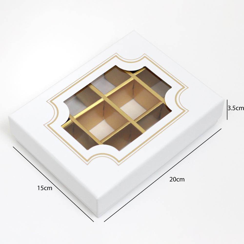 علب حلويات شفافة بتقسيم 12 فتحة