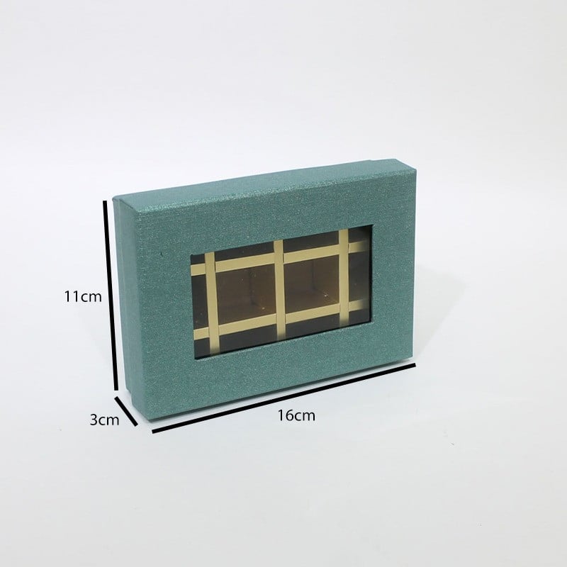 علب شوكولاته و حلا مقسمة 12 مقسم بعدة الوان