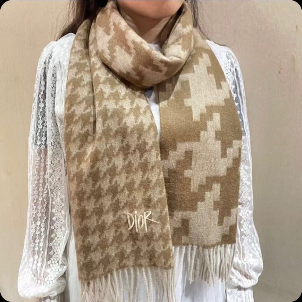 سكارف ديور