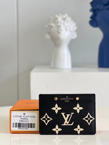 Louis Vuitton M81022 Card Holder