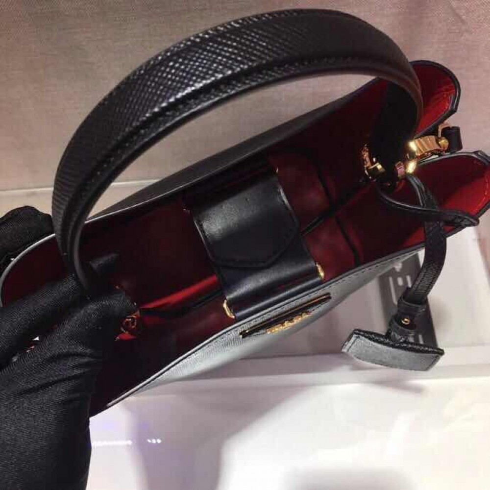حقيبة برادا