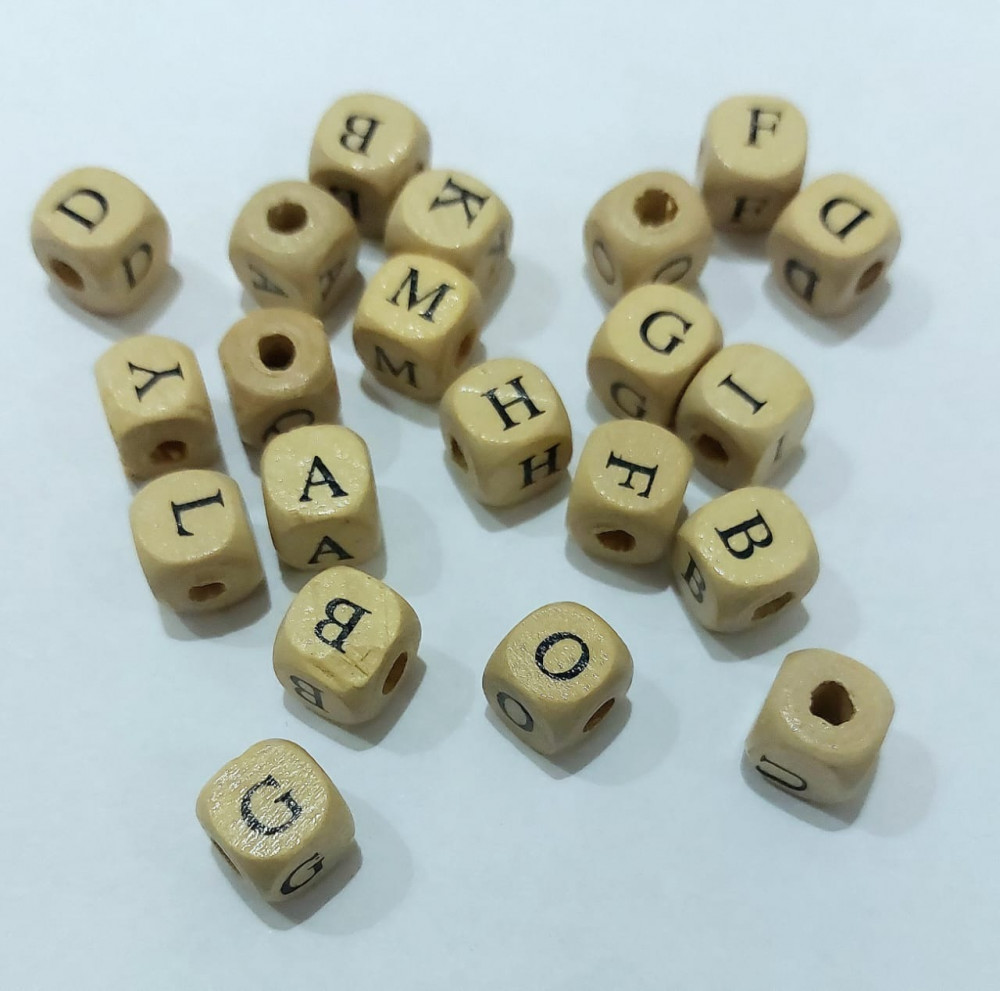 خرز حروف مكعب خشبيه بيج 85 حرف 10 ملم