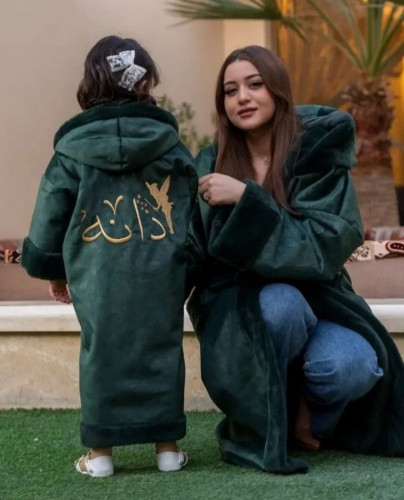 فروات شتوية للأم والبنات لون زيتي