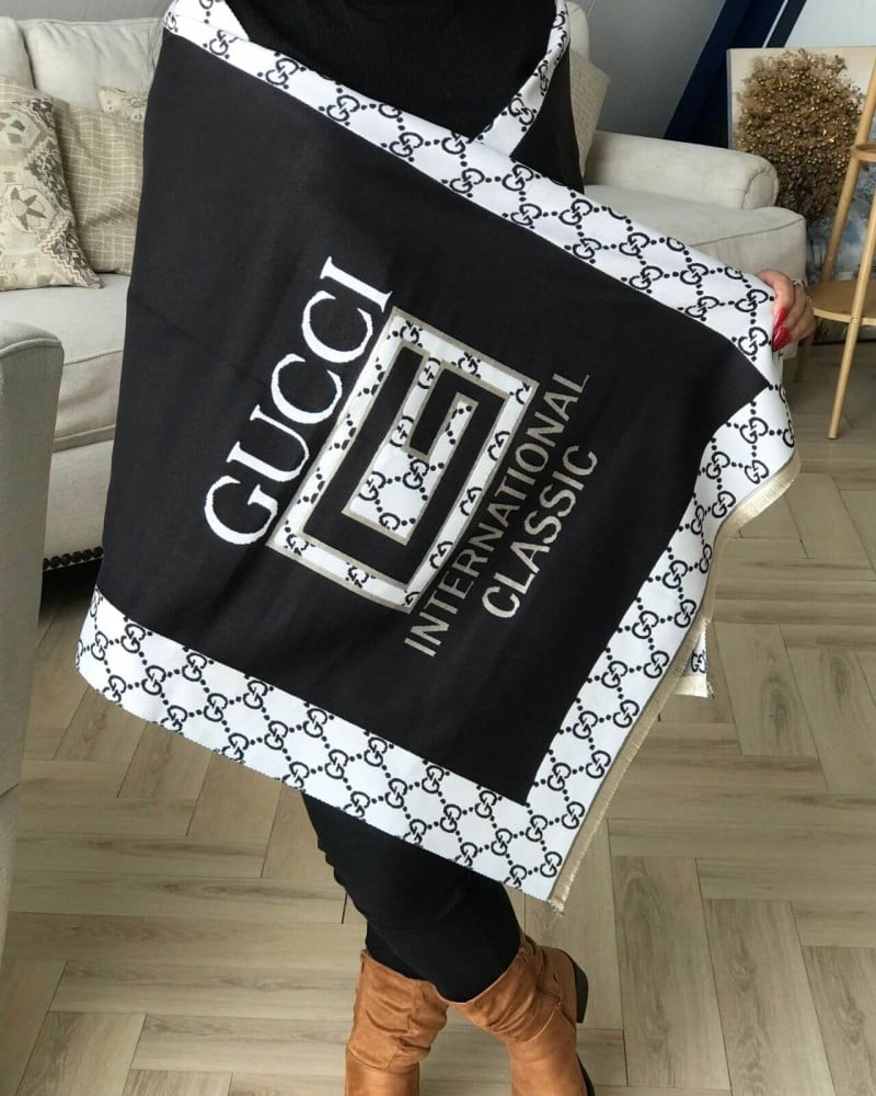 سكارف قوتشي 2024