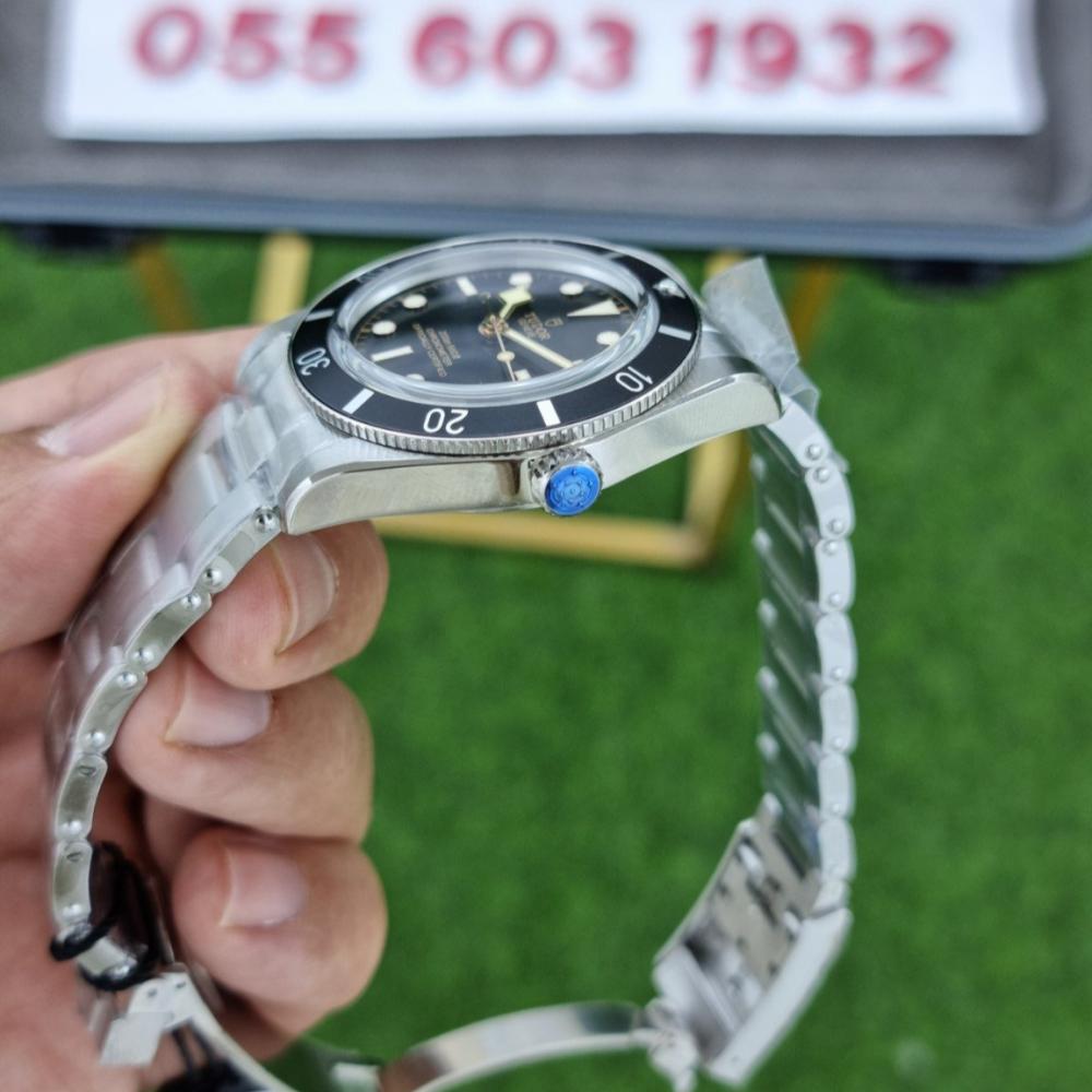 ساعة تيودور بلاك باي 54