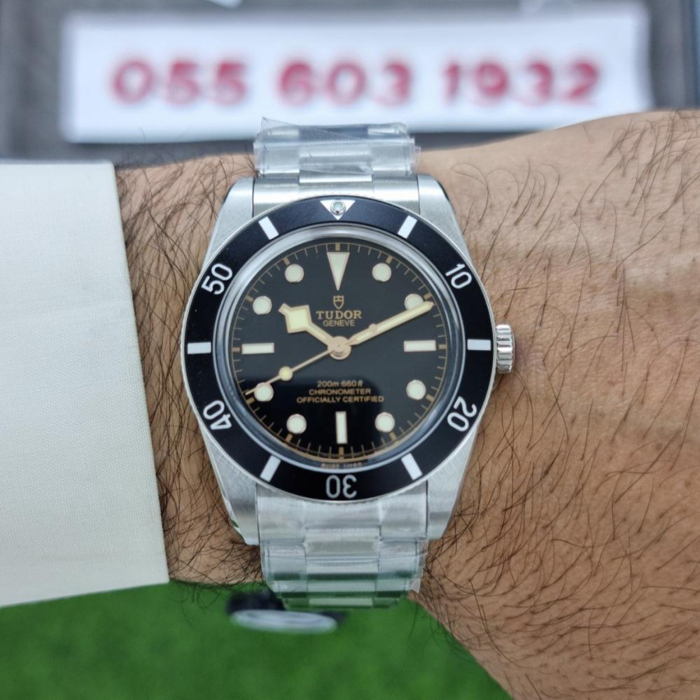 ساعة تيودور بلاك باي 54