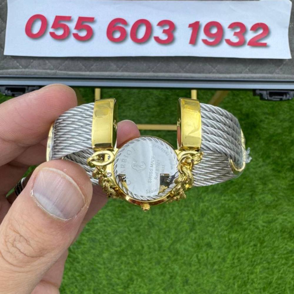 ساعة شاريول نسائية