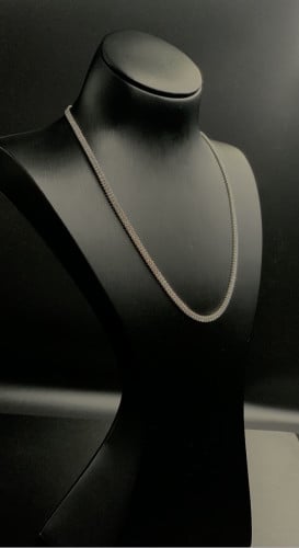 عقد تنس ابيض  عيار 18