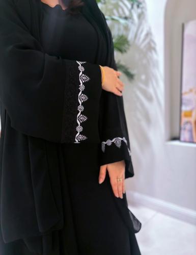 عباية كلوش خطوط ناعمة