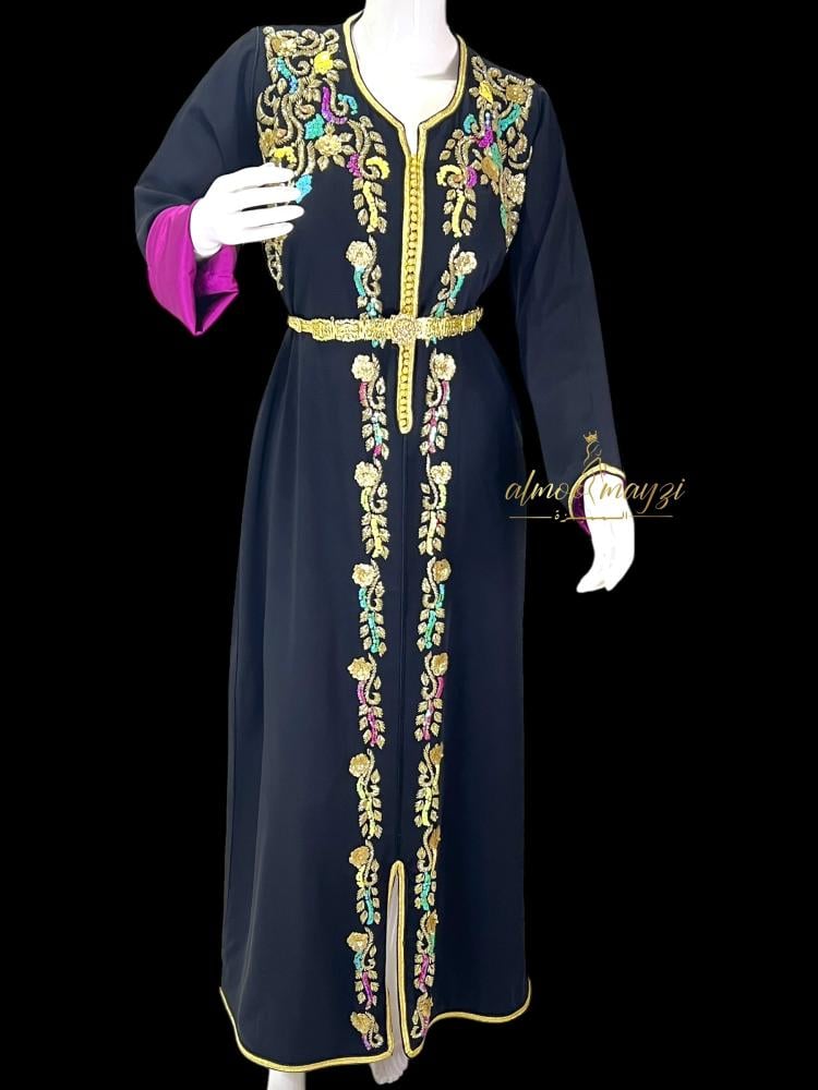 تكشيطة مغربية سوداء مزينة بتطريز ملون رائع تناسب المناسبات الفاخرة