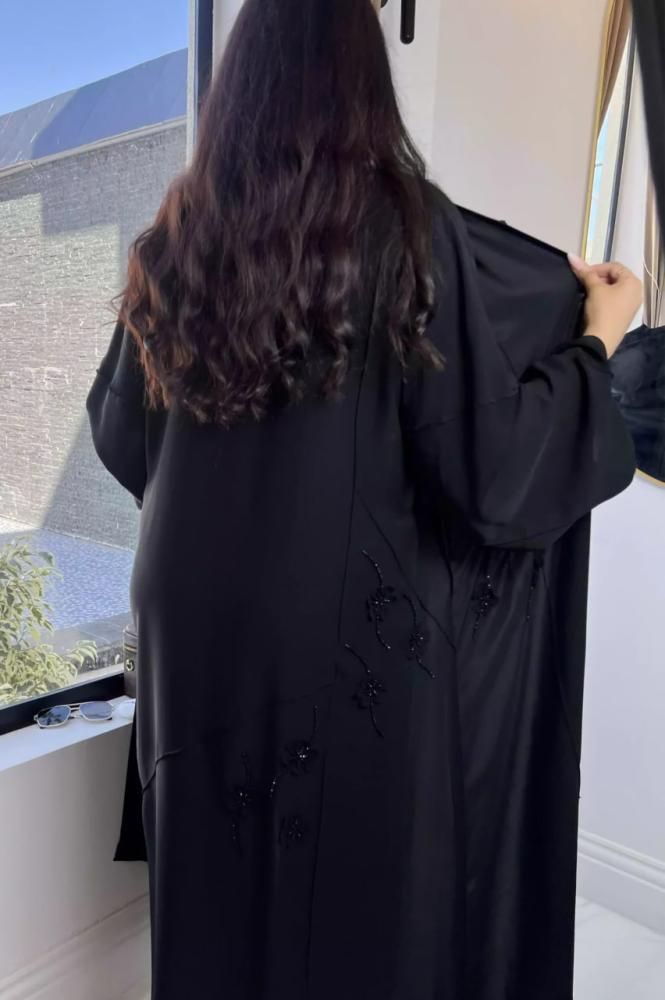 4256 | عباية تطريز يدوي مع ليزر