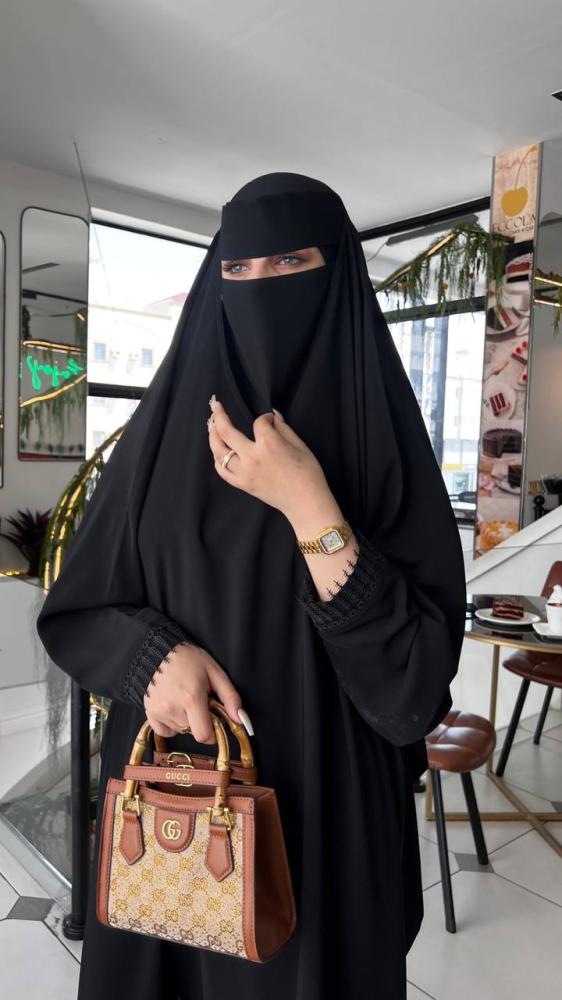 1428 | عباية رأس إسلامية نص بشت