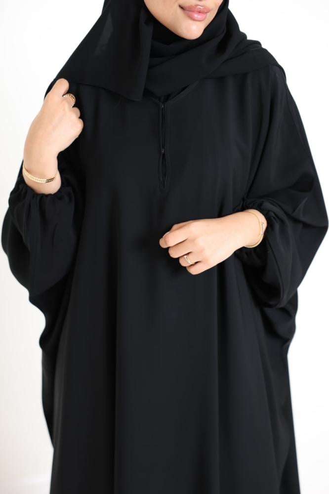 3294 | عباية كتف بشت فراشة سوداء سادة