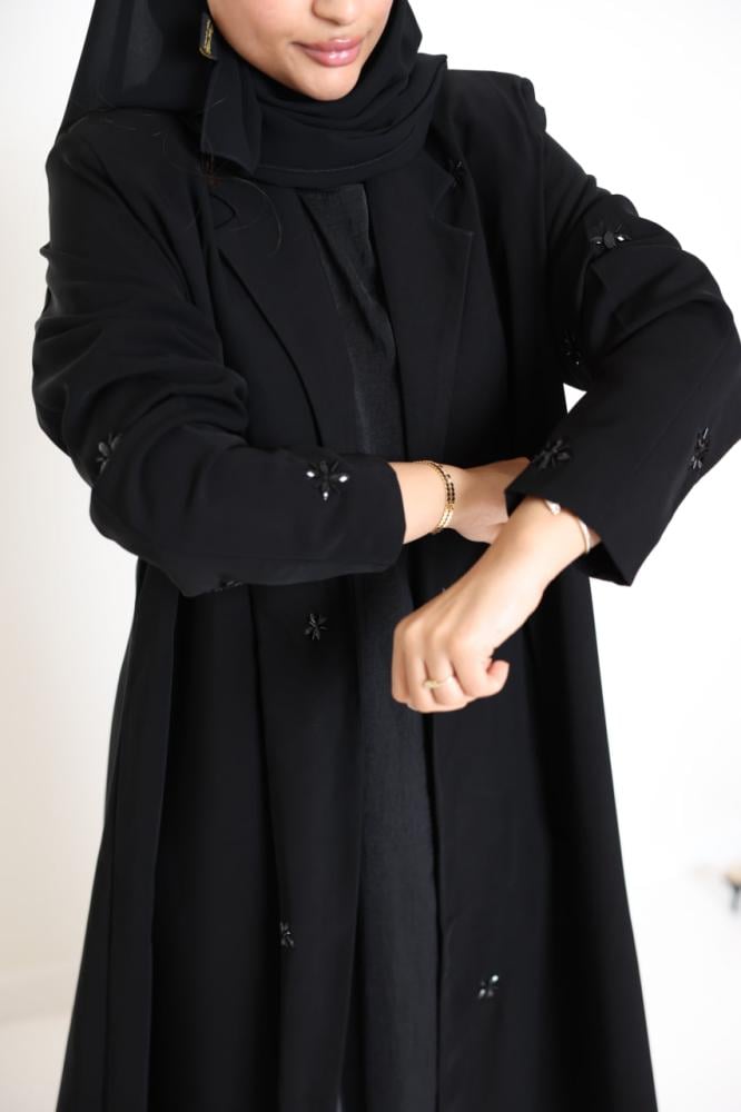 3456 | عباية بليزر سوداء مطرزة مبطنة من الداخل