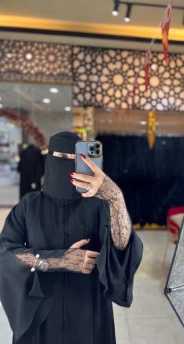 عبايه كتف كلوش قماش كوري اصلي درجه اولى باكمام دان...