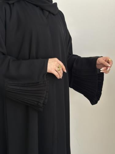 عباية قماش(انترنت)كسرات اسفل الكم اسود