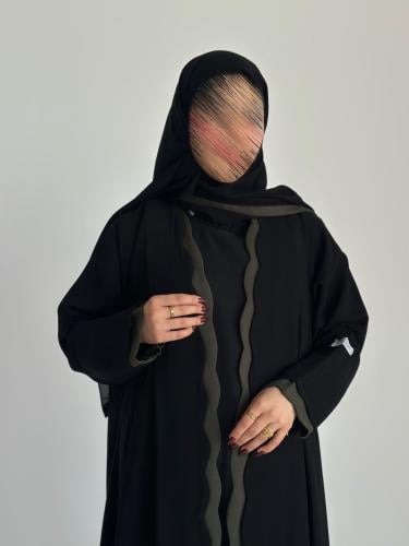 عباية نص كلوش قماش(كريب)اضافة قماش زيتي،لف