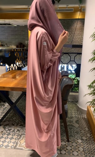 عباية حرير وردي