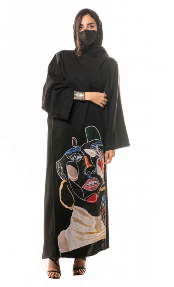 عبايات مطرزة اسود