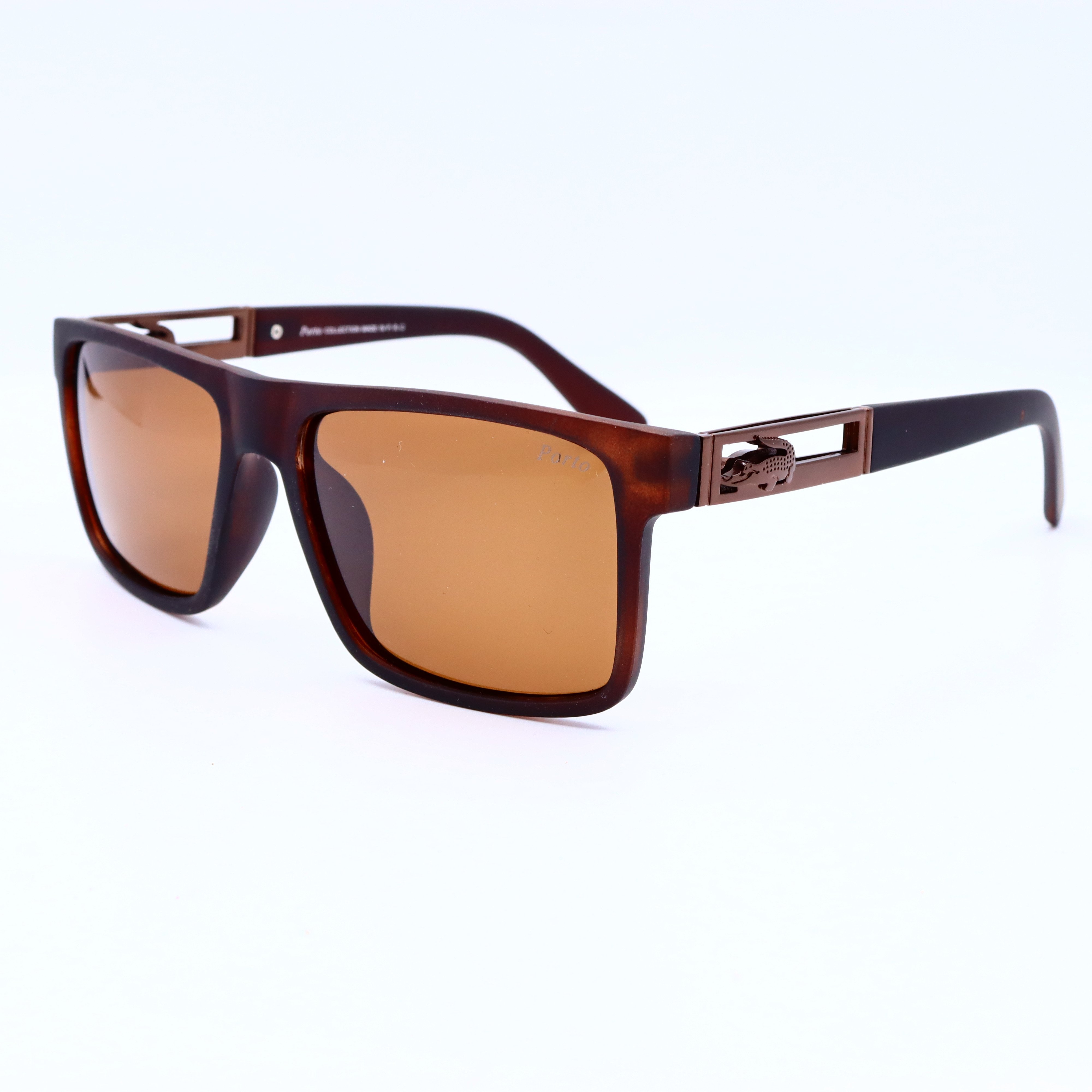 لقطة لنظارات بورتو توضح متانتها وأناقتها