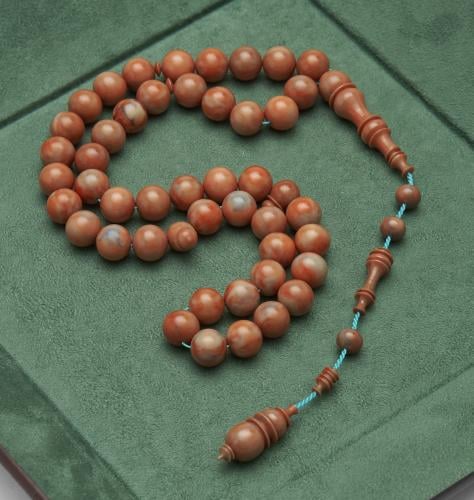 بكليات لون لحمي