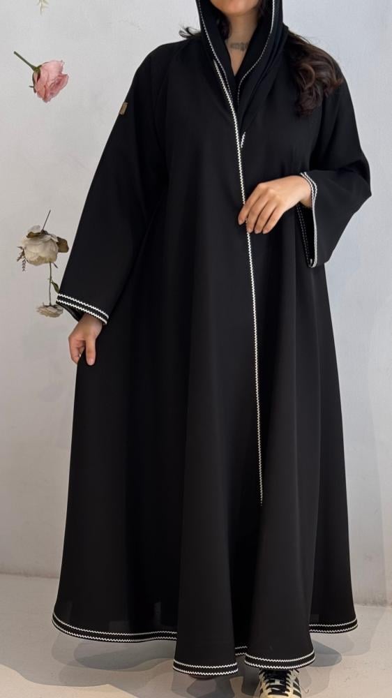 عباية دبل كلوش بتطريز ابيض ناعمة