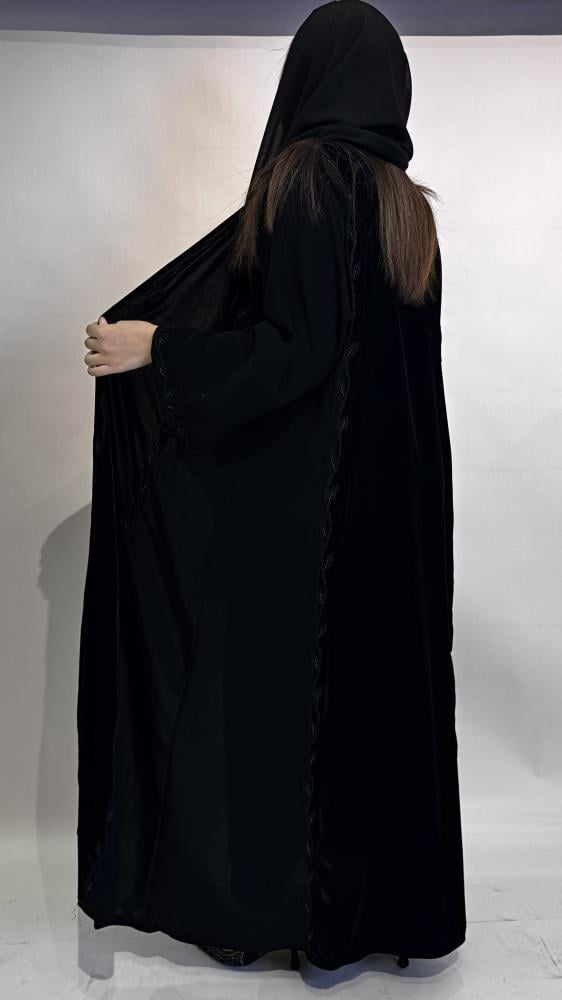 عباية شتوية بتدخيلات المخمل مع الجوخ  مع شك فاخرة