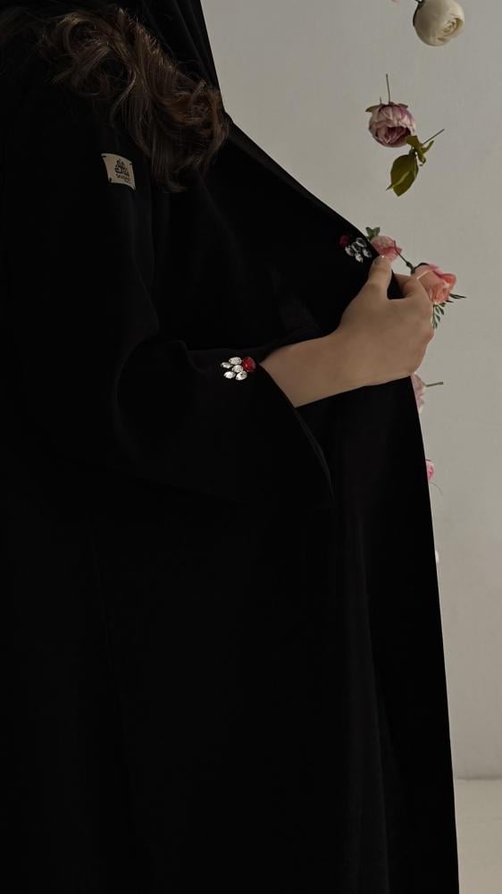 عباية رسمية مع كرستال أنيقة