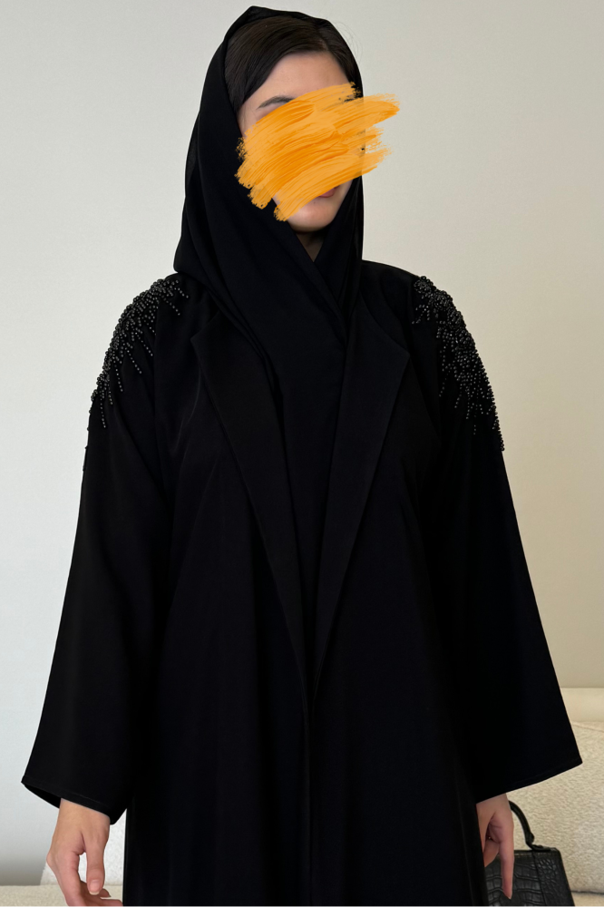 عباية كريب بشك أسود على الكتف