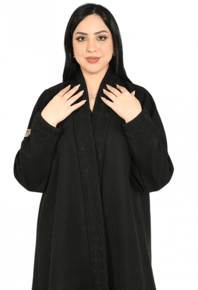 عباية شتوية من الجوخ الكوري بتطريز اسود
