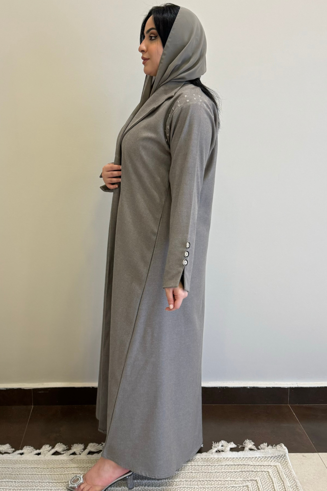 عباية شتوية قلاب منسوجة من قماش الجوخ الناعم
