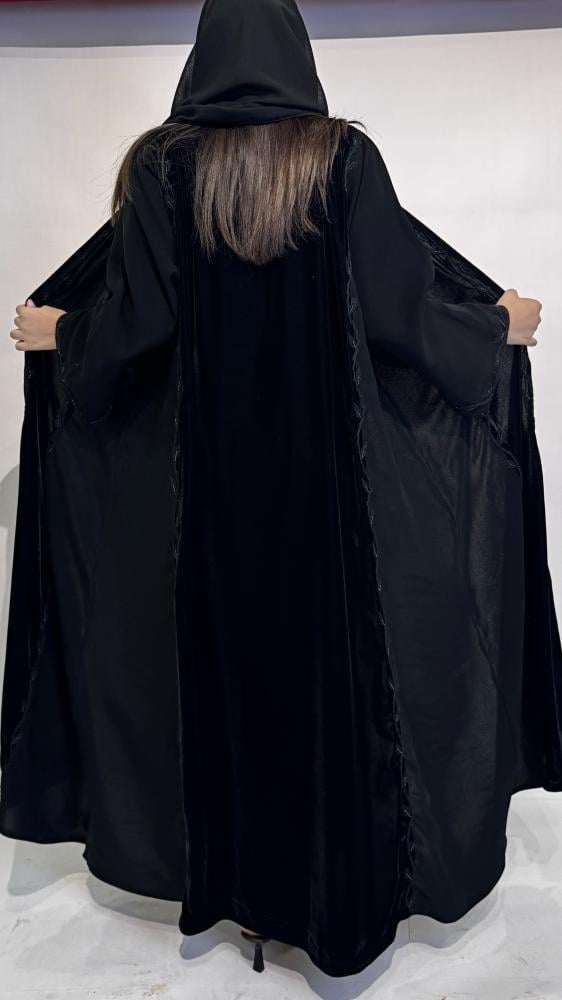 عباية شتوية بتدخيلات المخمل مع الجوخ  مع شك فاخرة