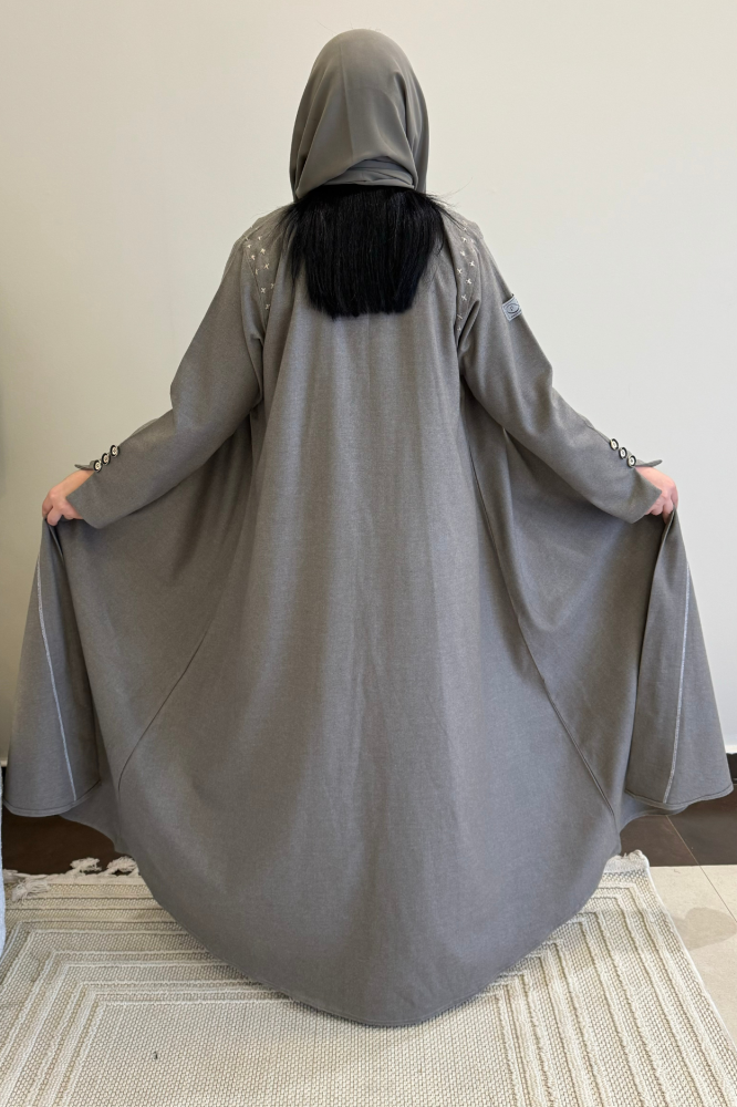 عباية شتوية قلاب منسوجة من قماش الجوخ الناعم