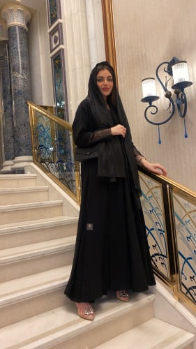 عباية كلوش سوداء
