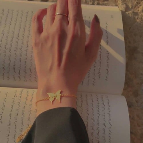 اسوارة الفراشة مطلية بالذهب