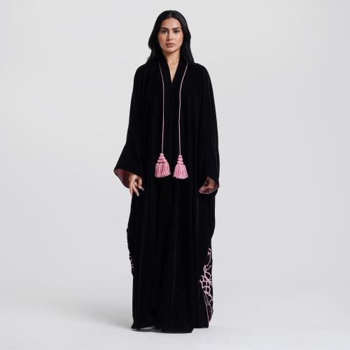 عباية مخمل كوري اسود بتطريز من الخلف ربع بشت والأك...