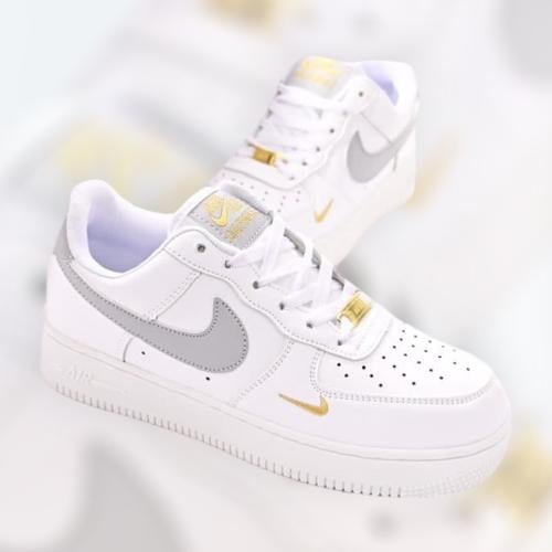 Nike Travex