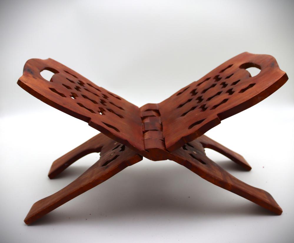 حامل مصحف ارضي .. كبير