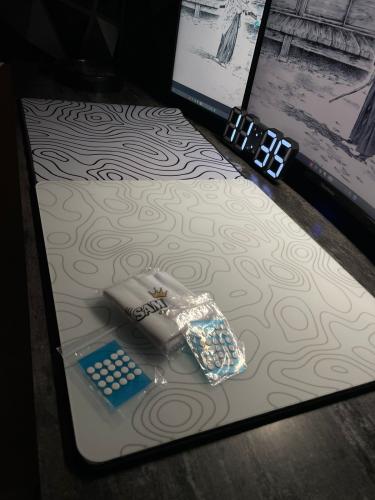 ماوس باد زجاجي ابيض - GLASS PAD