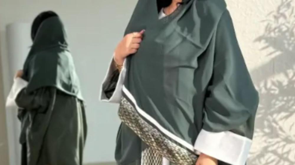 عبايات ملونه للمحجبات