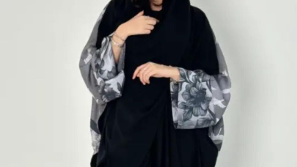 موديلات عبايات سوداء شيك للبنات