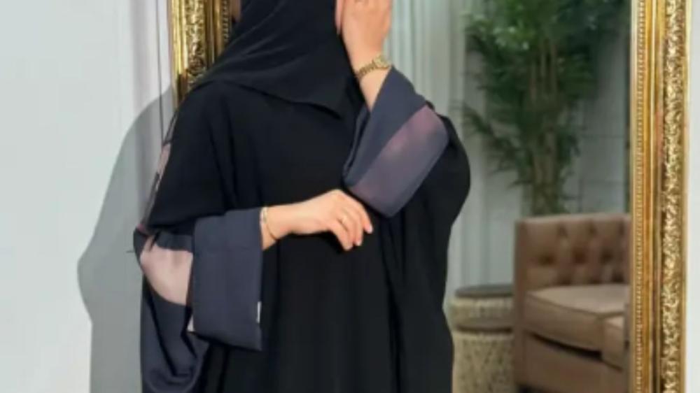عبايات خليجية سوداء بسيطة