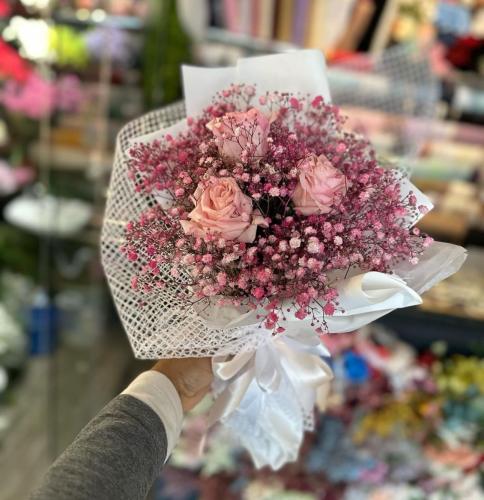 باقة ورد وردية بألوان مريحة