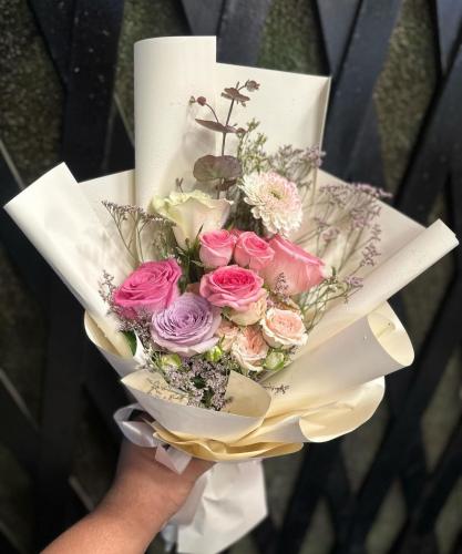 باقة ورد جميل بألوان الباستيل