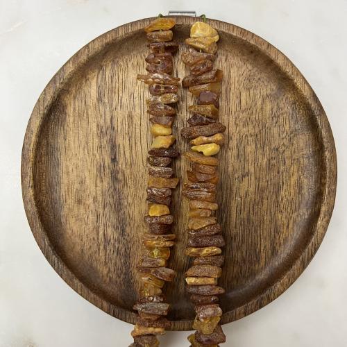 عقد كهرمان حجري