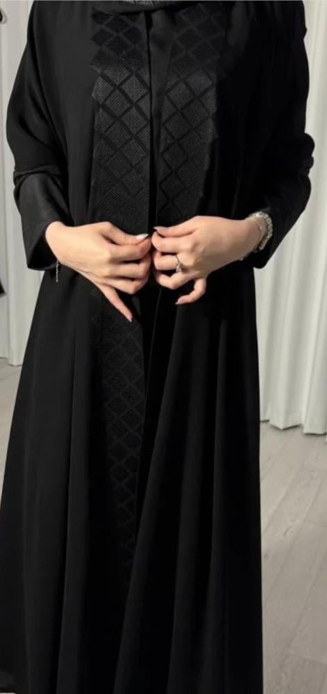 عبايه تطريز اسود