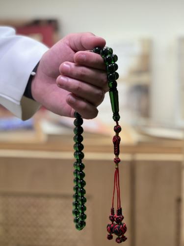 مسباح بكلايت اخضر شفاف مع كركوشة تفصال