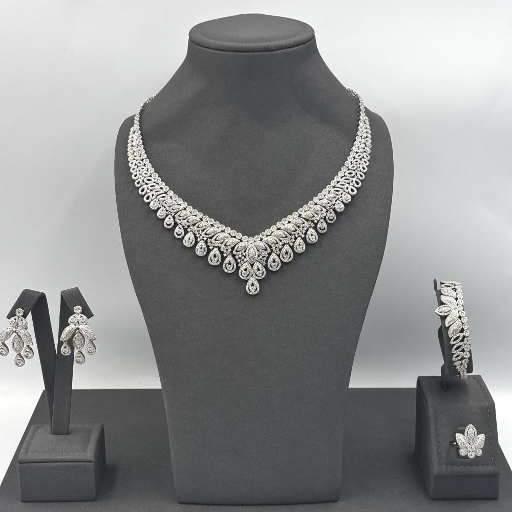 طقم تصميم الماس