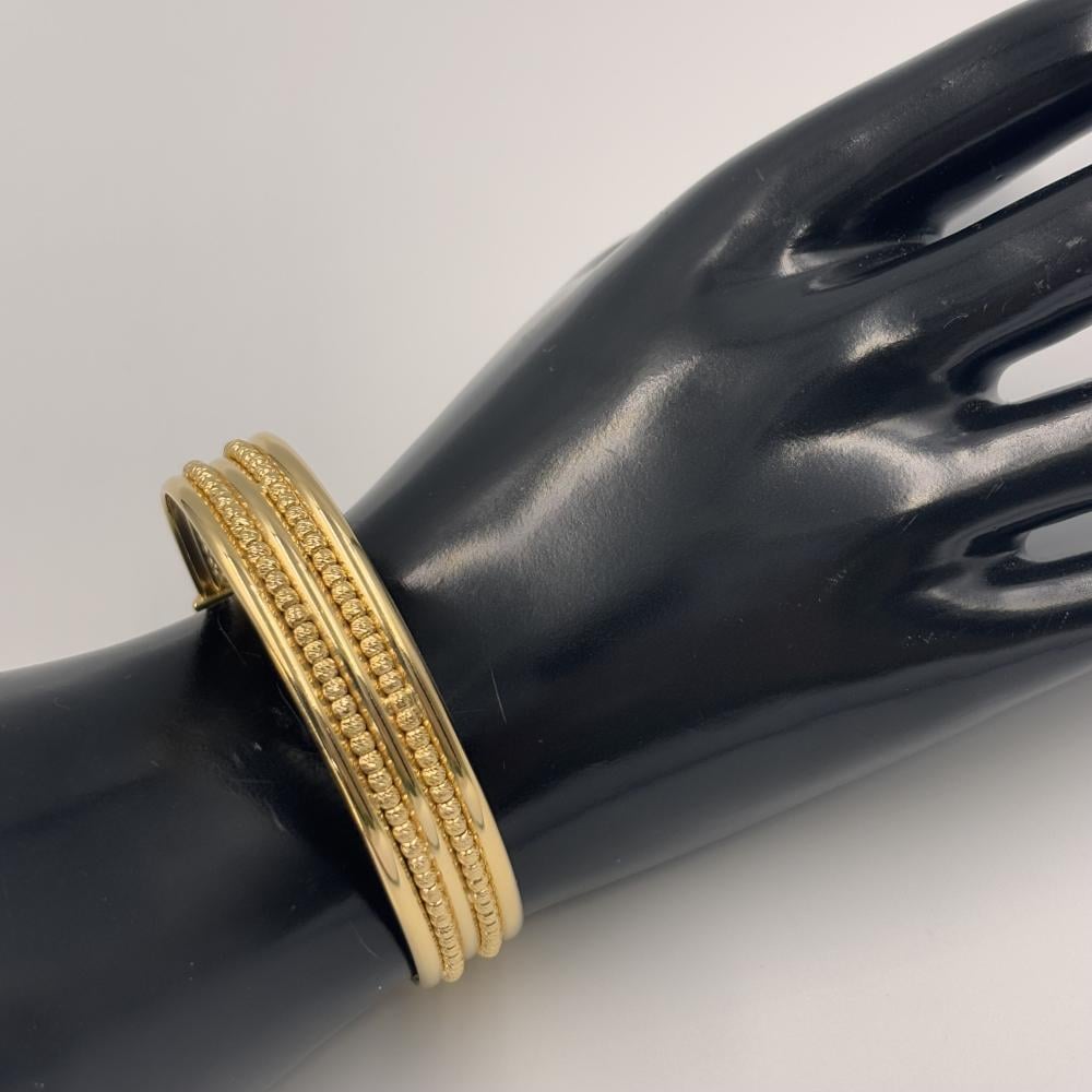 سوارة نبراس ذهبي