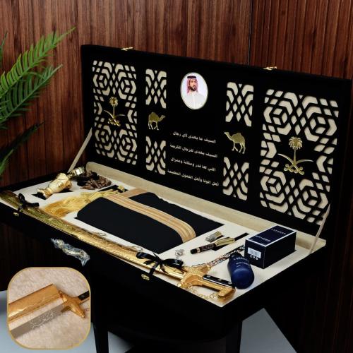 بوكس اهداء سيف ليز عربي وبشت وطني قماش كوري مع مبخ...
